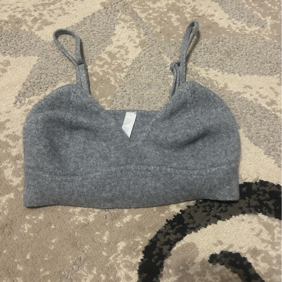 ALO Yoga Cashmere Jet Set Bra in Dove Grey Heather Small - Picture 2 of 3